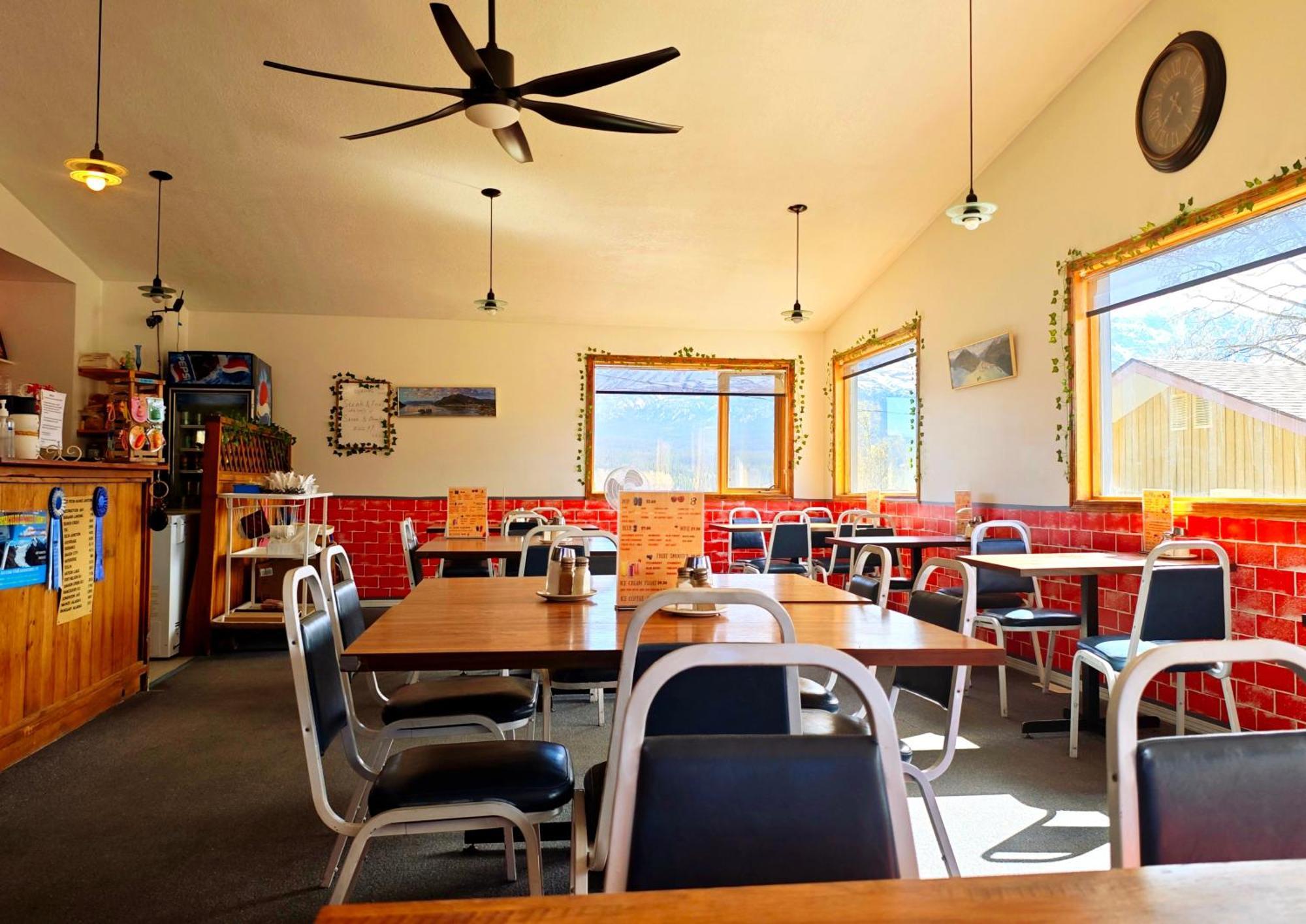 Cozy Corner Motel & Restaurant Хейнс-Джанкшен Экстерьер фото