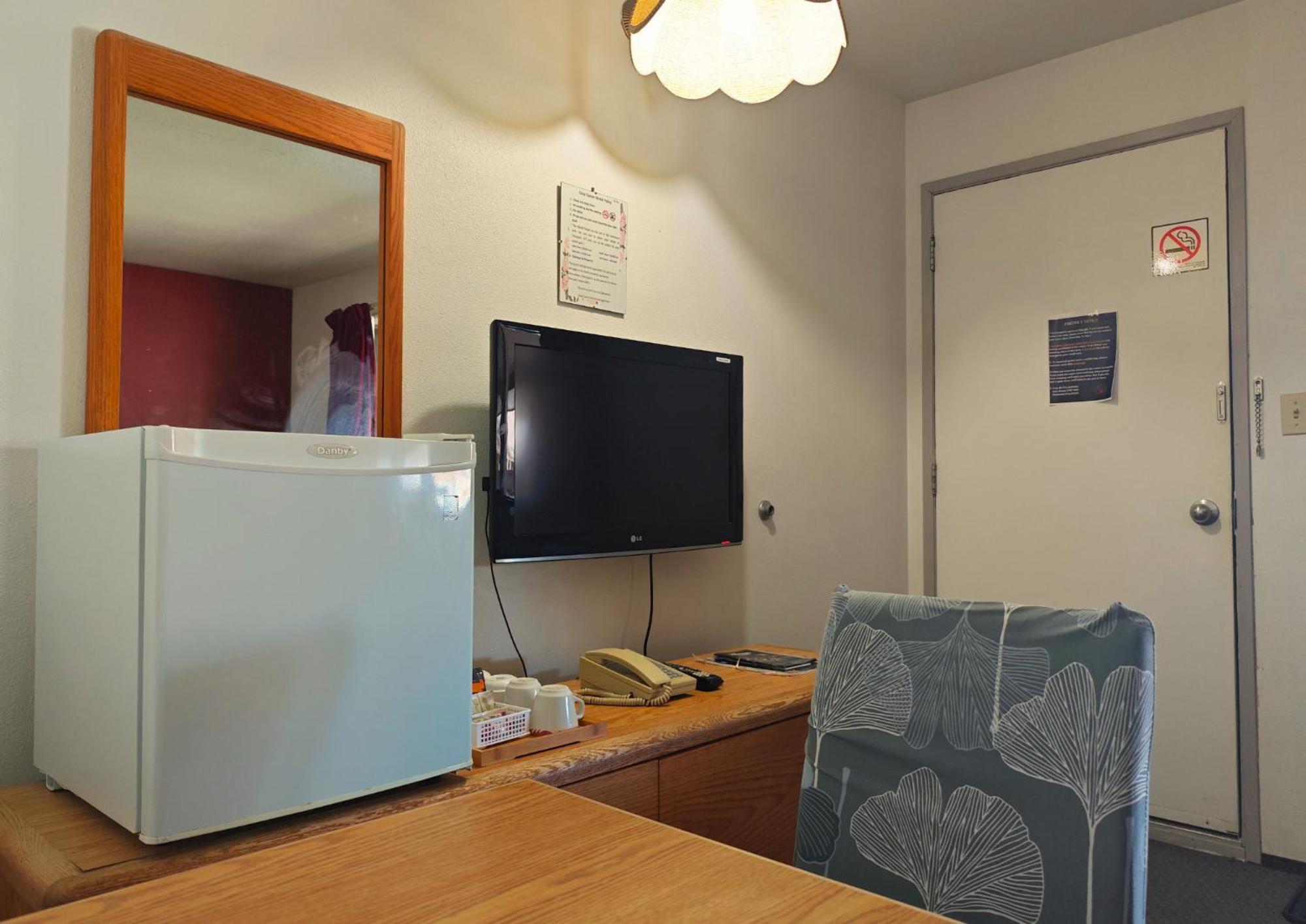 Cozy Corner Motel & Restaurant Хейнс-Джанкшен Экстерьер фото