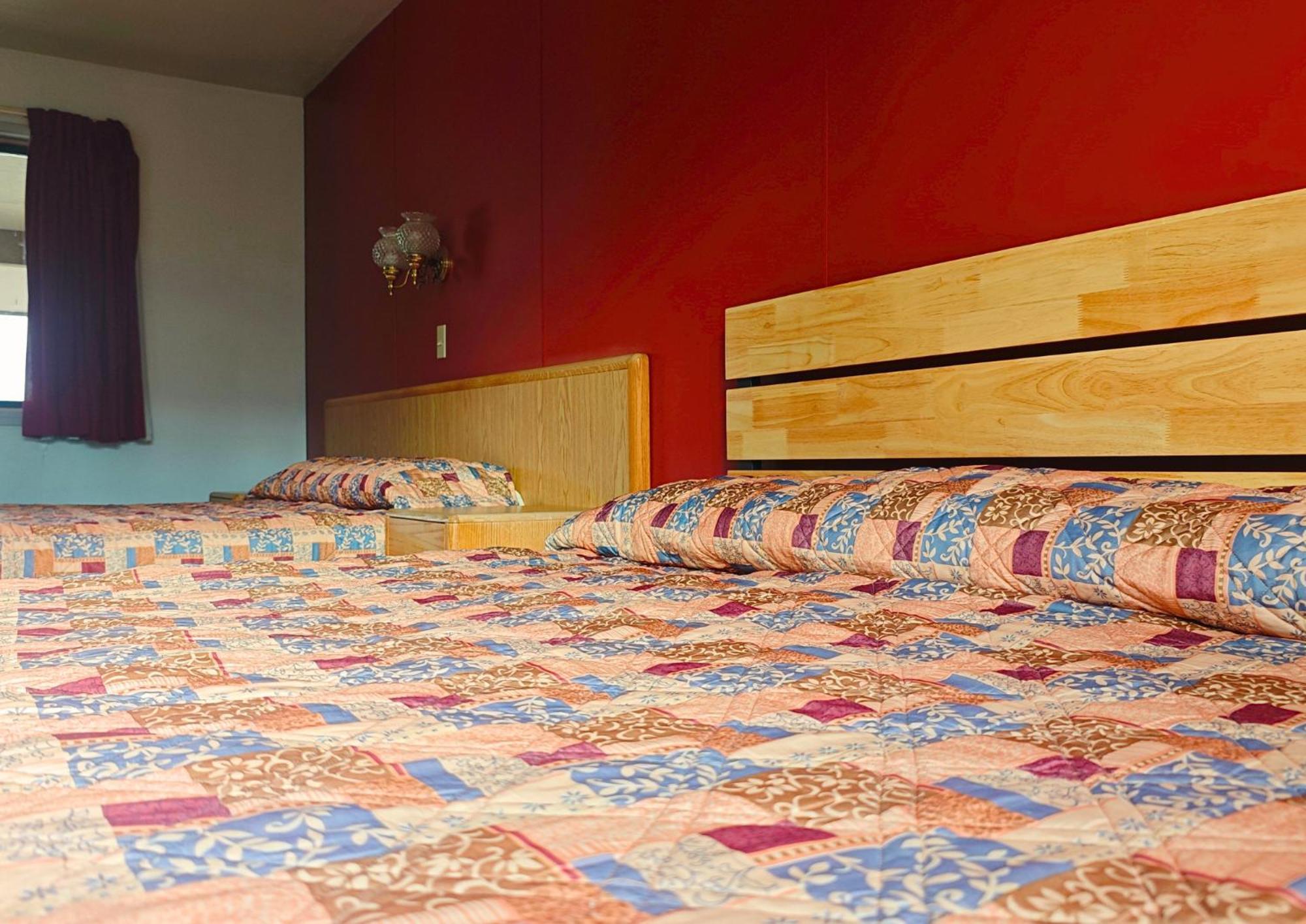 Cozy Corner Motel & Restaurant Хейнс-Джанкшен Экстерьер фото